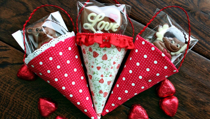 fabric-cones-filled-with-Cadbury-hearts-and-chocolate-suckers-feature-image.jpg