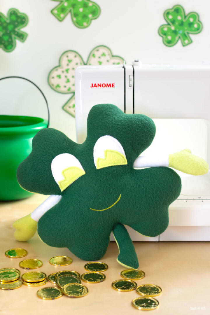 clover-sewing-pattern-scratchandstitch.jpg